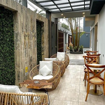 Serenzza Hotel リマ エクステリア 写真